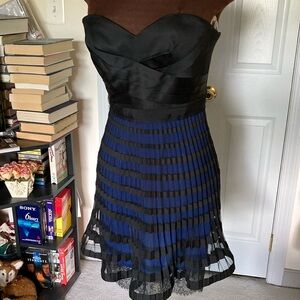 BCBGMAXAZRIA strapless cocktail dress